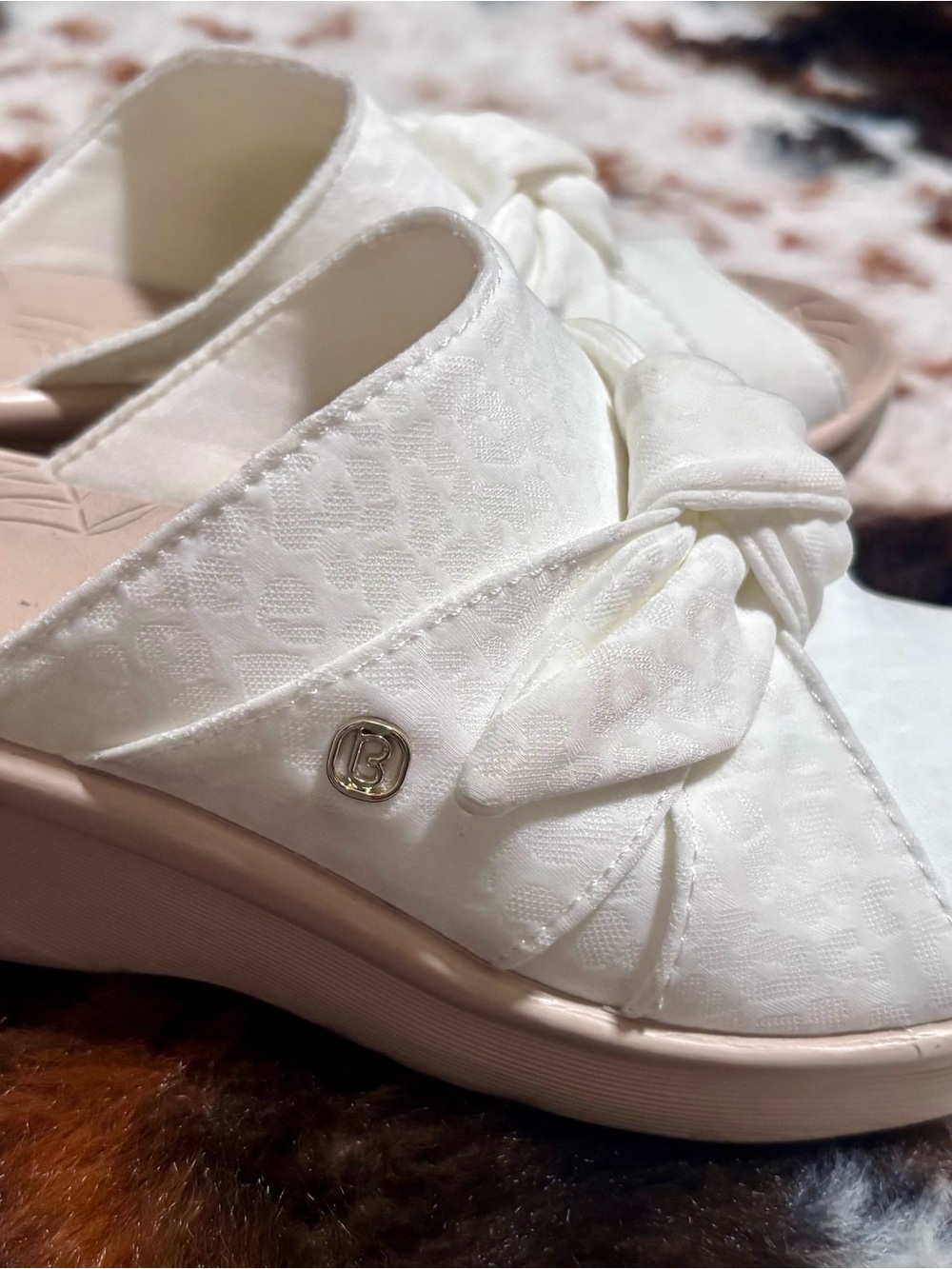 Bzees White Knot-Front Wedge Slide Sandals